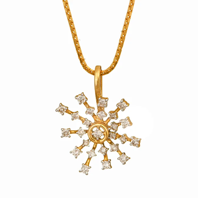 18 KT DIAMOND PENDANT WITH CHAIN 5